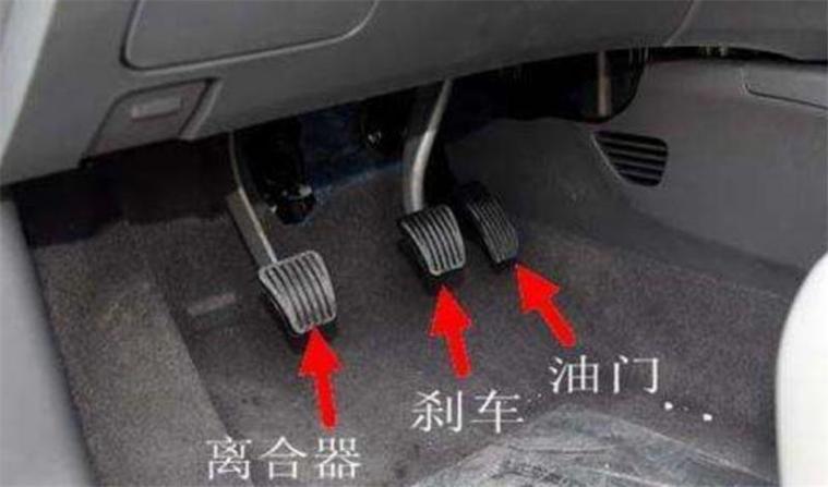 可以一直踩着离合换挡吗,可以一直踩着离合换挡吗视频