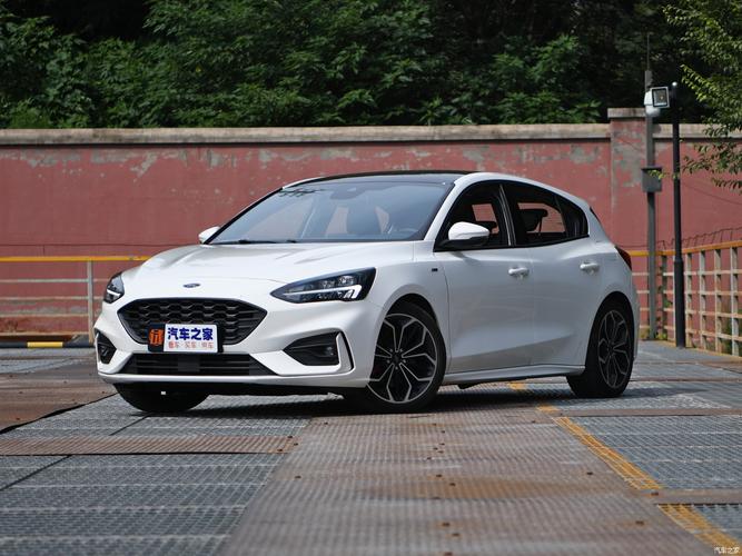 新福克斯两厢图片,新福克斯2021款两厢