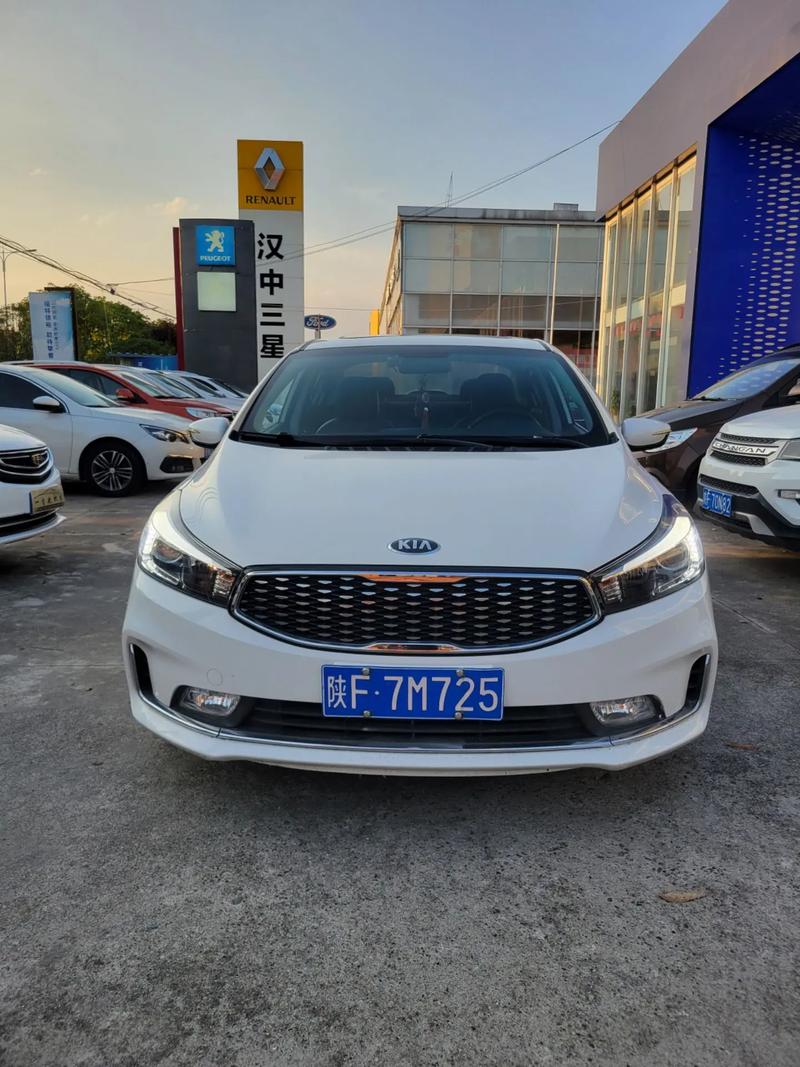 起亚k32019款,起亚K32019款智行版新锐版舒适版区别