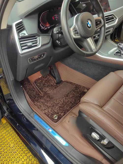 宝马x5脚垫图片大全,2020款宝马x5脚踏板安装效果图
