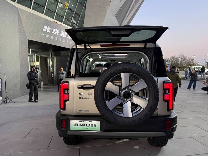 北京汽车越野车bj40柴油版价格(北京汽车越野车bj40柴油版价格多少)