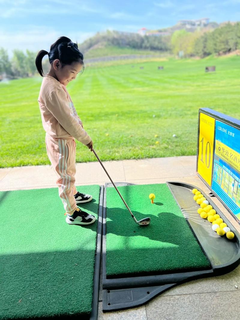 打一场高尔夫大概多少钱/打一次高尔夫球多少钱?