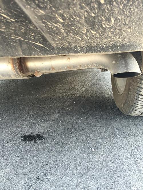 汽车排气管进水怎么办,汽车排气管进水了怎么弄出来