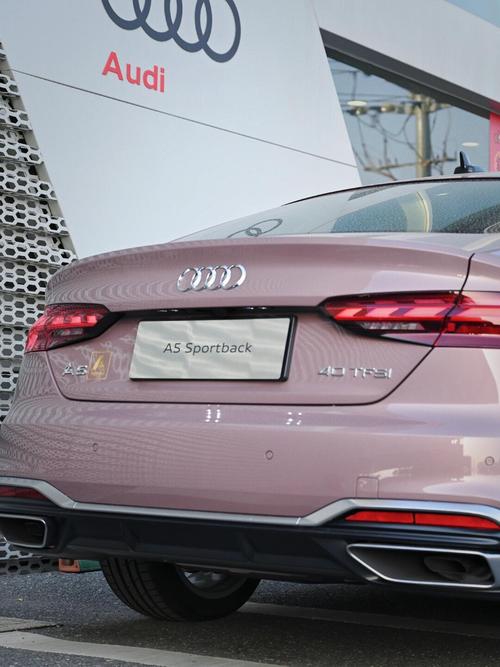 女人开奥迪哪款车好看,女人开奥迪哪款车好看图片