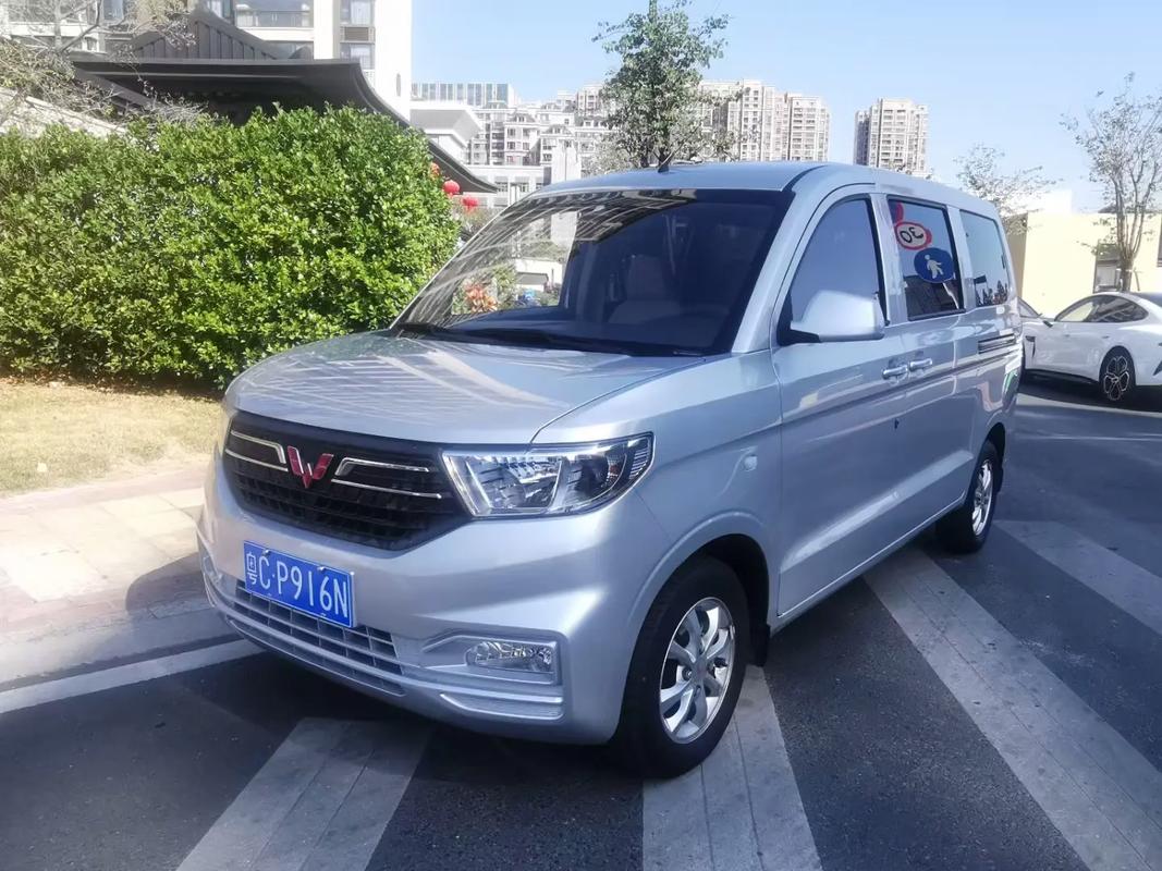 2万的五菱库存新车7座,2万的五菱库存新车7座能买吗