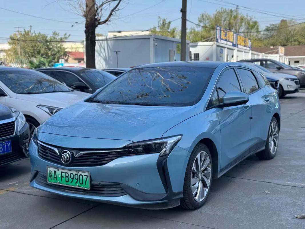 别克油电两用新能源汽车 别克油电混动车