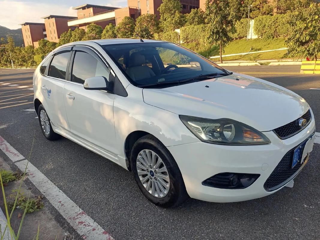 2014款福克斯两厢参数 14款福克斯两厢车怎么样